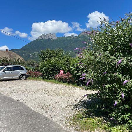Rare 2 Bedroom With Private Beach On Lake Annecy دوسارد المظهر الخارجي الصورة